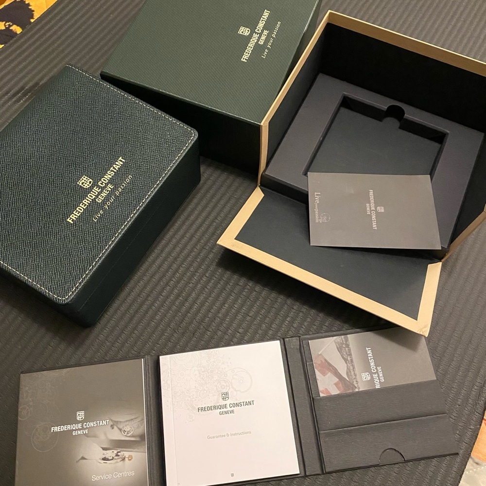 Authentic frederique constant watche boxe and papers - Picture 4 of 6